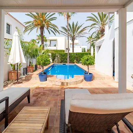 Villa Emma By The Sea With Private Pool Marbella